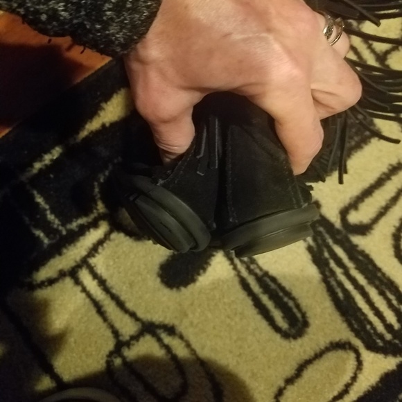 Minnetonka 5-LAYER FRINGE KNEE HIGH moccasins - Picture 5 of 6